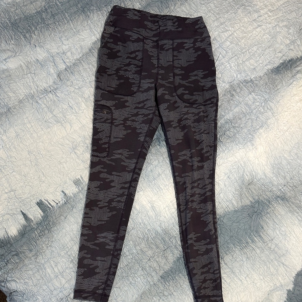 5. Camo Print Leggings - Blue